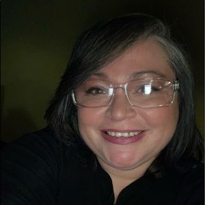 Meet your Posher, Crystal